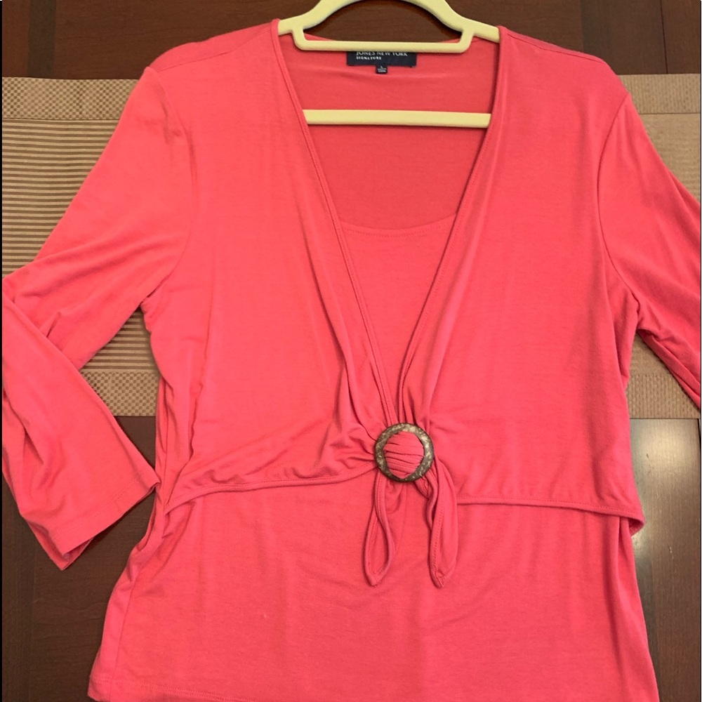 Jones of New York three-quarter sleeve V-neck salmon colored top